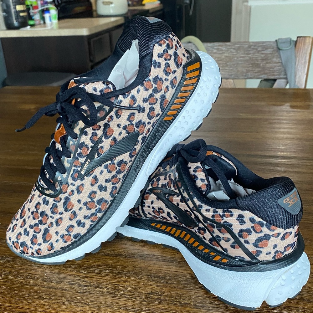 Brook Adrenaline GTS20 Leopard print, Size 6